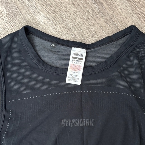 GYMSHARK Sleek Black Sleeveless Top 🏋️‍♀️ - Picture 2 of 4